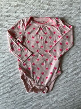 Baby Gap Neon Pink Star Long Sleeved Bodysuit Onesie Size 18-24M GUC